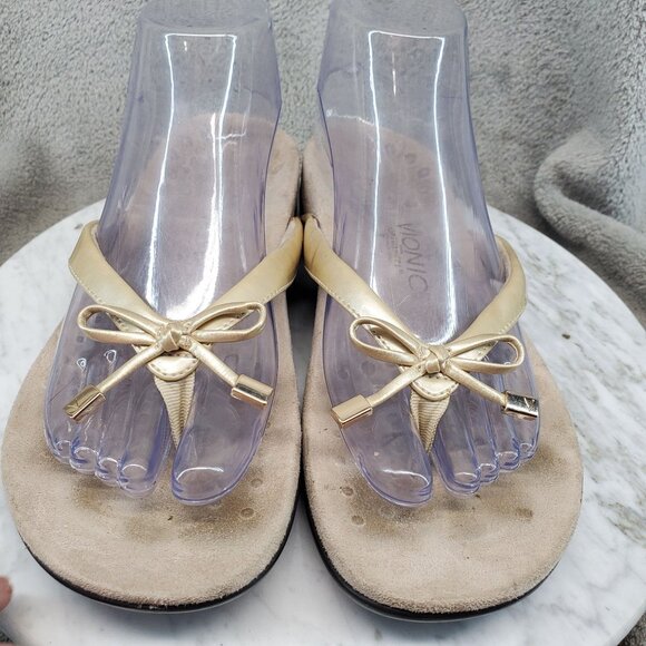 Vionic Shoes Womens Size 8 Gold Faux Leather Bella II Thong Sandals *Read* - Picture 3 of 10